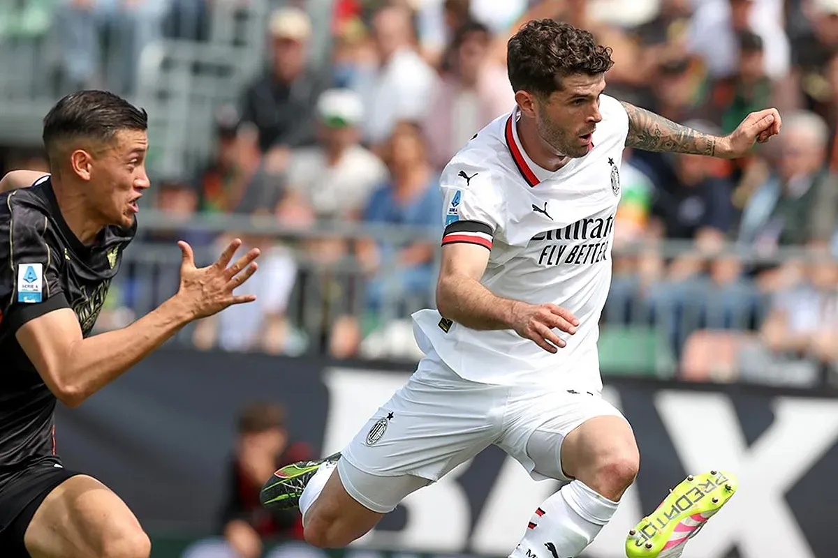 Venezia, AC Milan, Jay Idzes, Christian Pulisic, Serie A 2024-25, zona degradasi, Santiago Gimenez, Pier Luigi Penzo, Ionut Radu, Torino