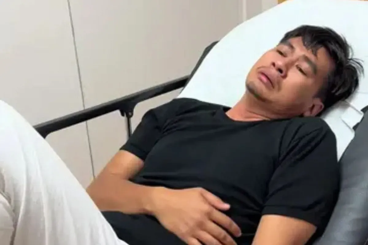 Arif Muhammad, Mak Beti, video viral, candaaan umrah, kontroversi umrah, sakit di Mekkah, permintaan maaf Arif, Tanah Suci, netizen kritik, sensitivitas konten, TikTok Arif.