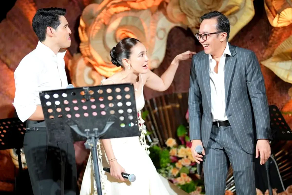 Luna Maya, Maxime Bouttier, Ari Lasso, lamaran Luna, pesta pernikahan Bali, Ari Lasso duda, Dearly Djoshua, resepsi artis, wedding viral, pasangan artis.