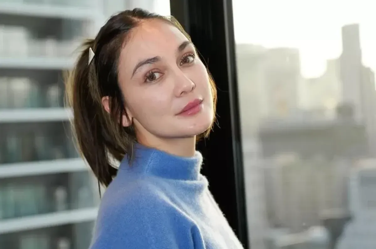 Luna Maya eksklusif, konten berbayar Luna, Luna dan Maxime, fans loyal Luna, Luna buka curhatan, Luna comeback konten, tren konten seleb, artis bikin membership, hubungan artis fans, strategi Luna Maya.