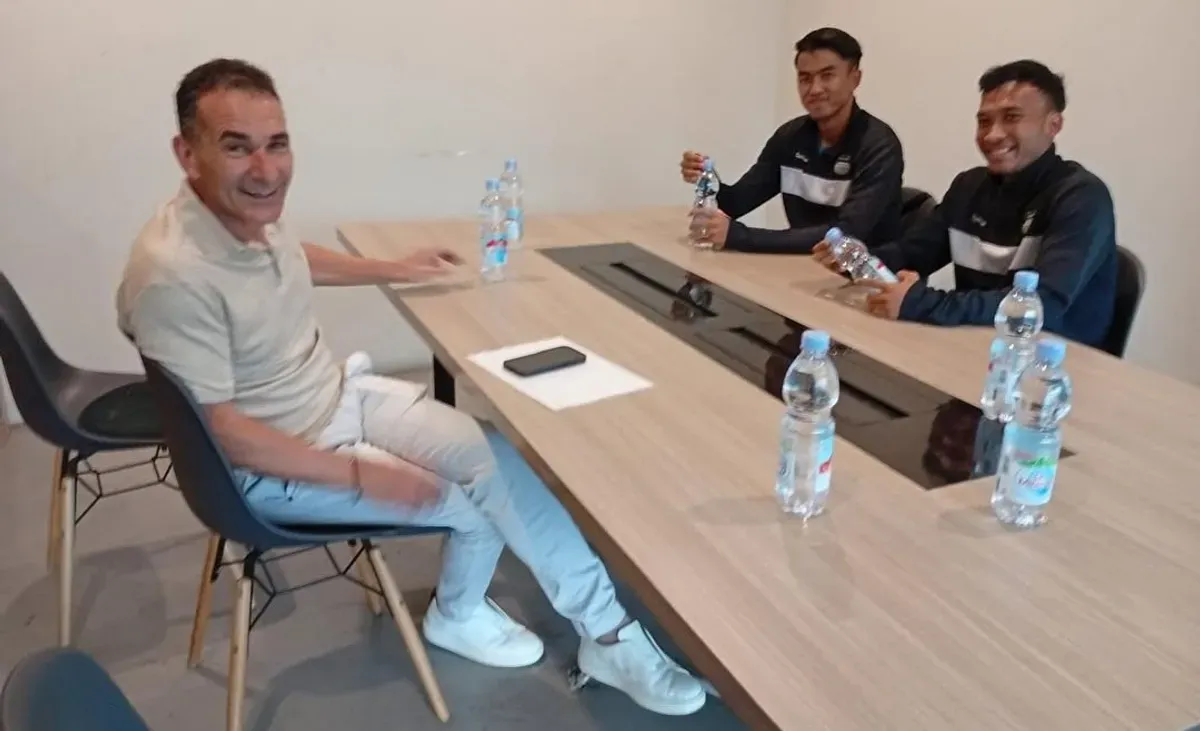 Gerald Vanenburg, Timnas U23, Persib Bandung, Kakang Rudianto, Robi Darwis, Piala AFF U23, Kualifikasi Piala Asia, Liga 1, Bojan Hodak, turnamen 2025