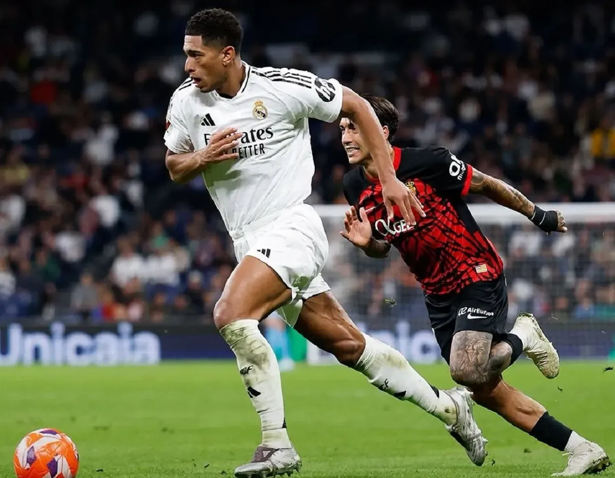 Real Madrid vs Mallorca, La Liga 2025, Mbappe gol, Jacobo Ramon lob, Barcelona tertunda, Santiago Bernabeu, Martin Valjent gol, Carlo Ancelotti, posisi klasemen, pesta juara.