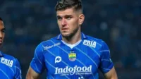 Nick Kuipers, Persib Bandung, pemain asing, karier sepakbola, Bobotoh kecewa, gelar juara, masa depan Kuipers