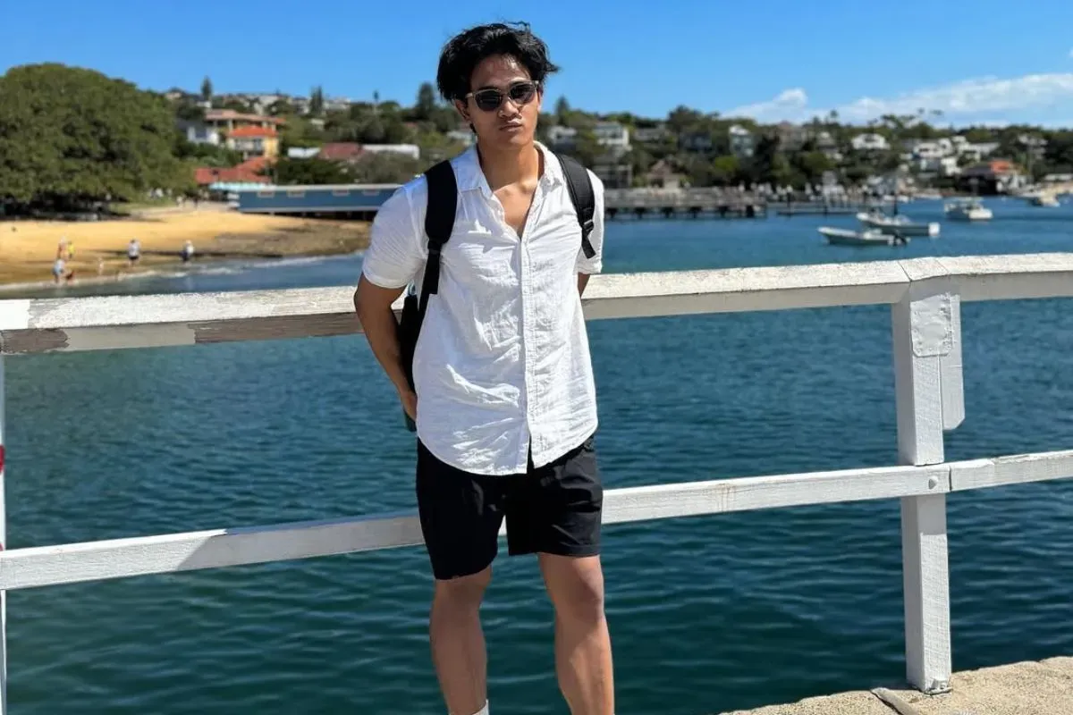 Bima Yudho, konten kreator Lampung, blak-blakan gay, netizen heboh, kritik infrastruktur, orientasi seksual, komentar pedas, isu LGBT, Indonesia Australia, @awbimax