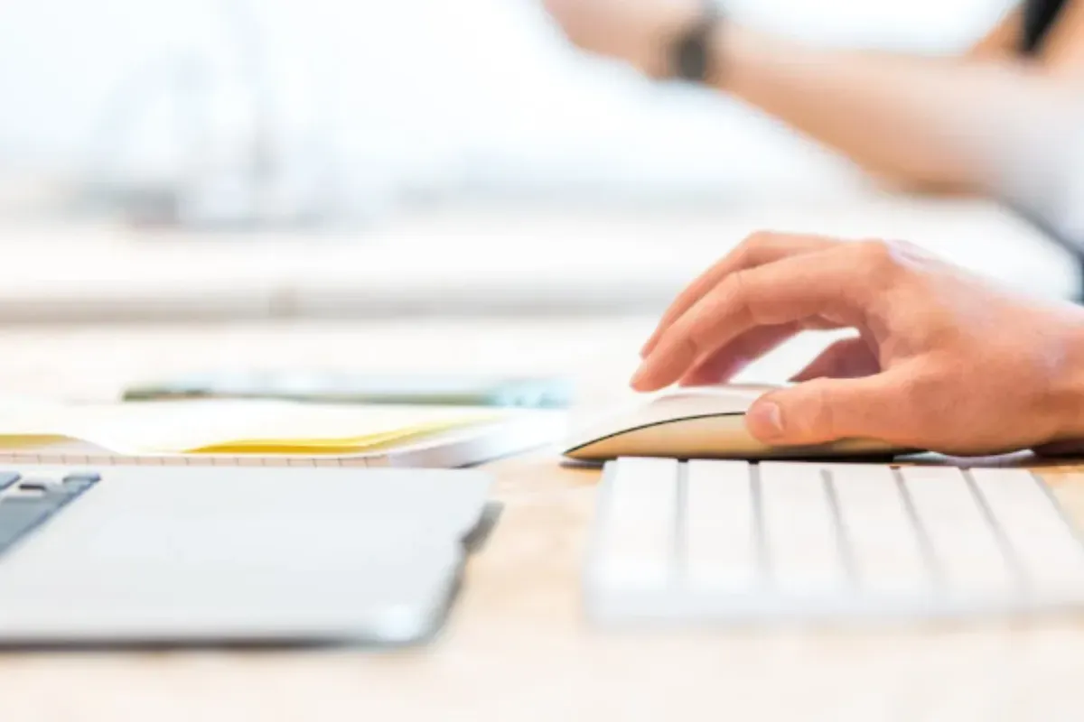 Magic Mouse error, masalah koneksi Bluetooth, baterai mouse Apple, sensor kursor, reset Magic Mouse, update macOS, cara atasi mouse