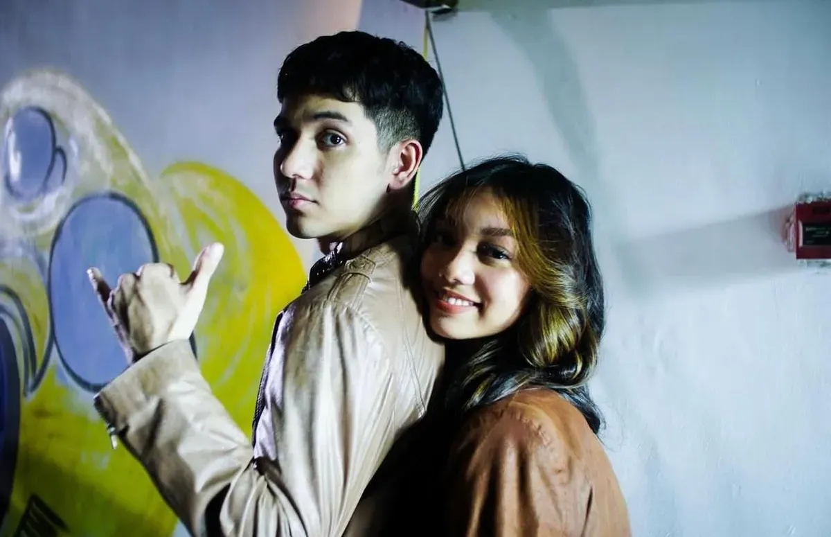 Naura Ayu, Fadi Alaydrus, putus cinta, klarifikasi Instagram, marga Alaydrus, komunitas Hadhrami, pasangan selebriti, kisah cinta artis, keturunan Sayyid, sinetron remaja