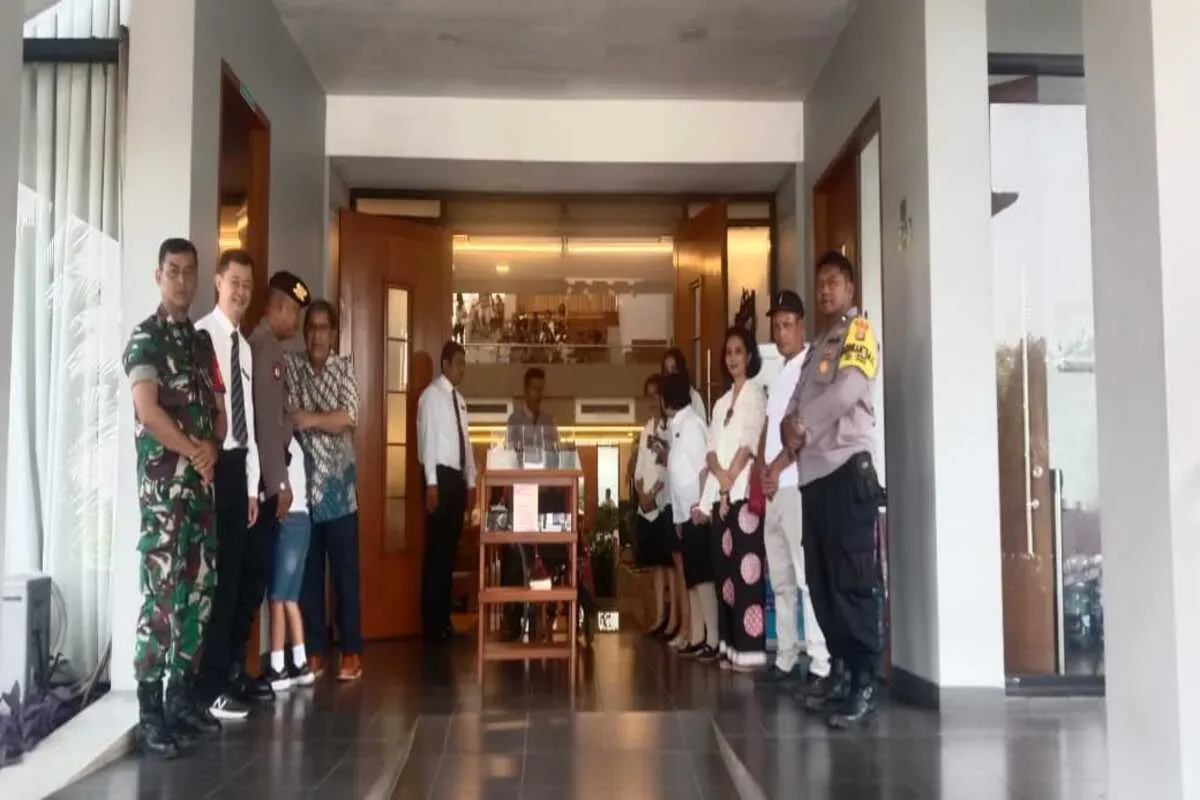 Kenaikan Isa, pengamanan gereja, ibadah khidmat, Polsek Cinere, gereja Depok, GKI Lereng, Bhabinkamtibmas Cinere, pengamanan jemaat, suasana kondusif