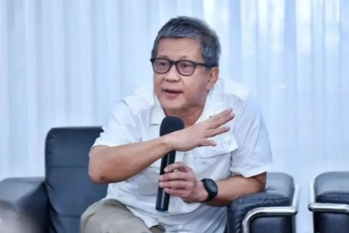 konflik Budi Arie, PDIP lapor polisi, drama politik Jokowi, kabinet memanas, tuduhan judi online, proksi Jokowi, PDIP vs Projo, Rocky Gerung bicara, konflik terbuka istana, Prabowo penentu arah.