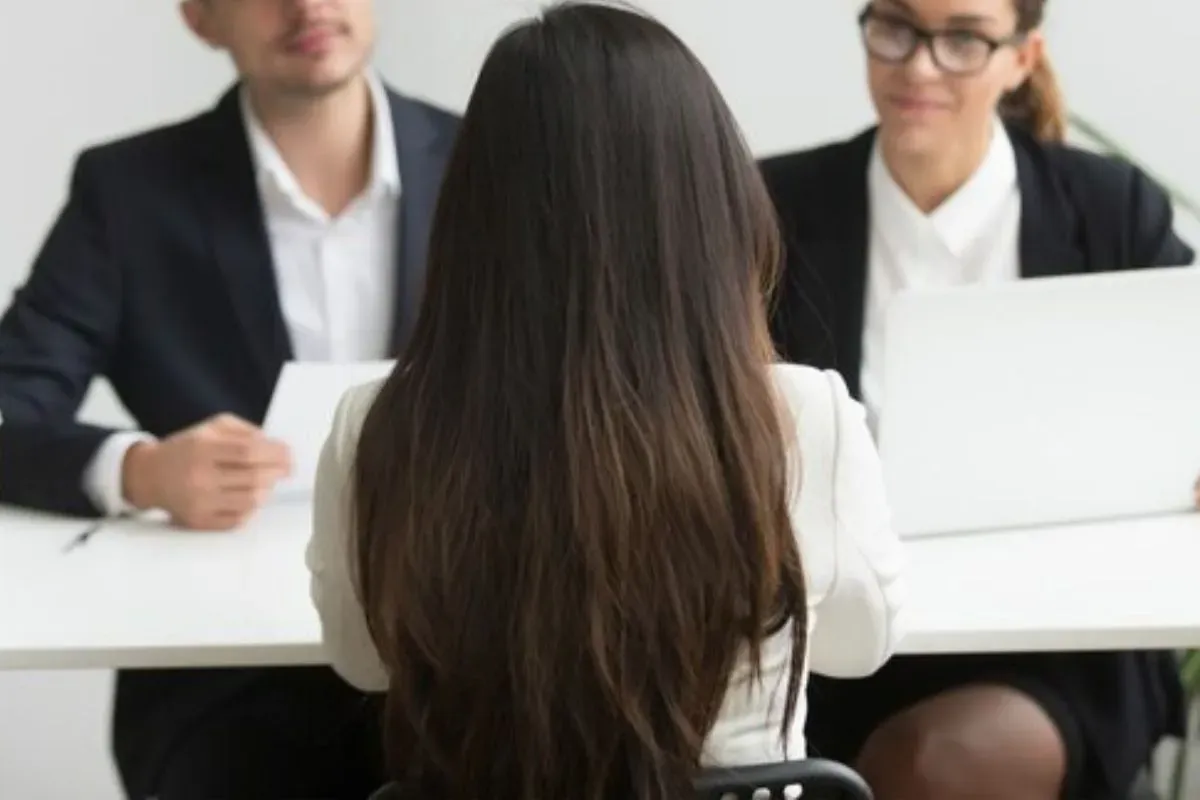 viral Dilla Amelia, video interview viral, salah tuduh TikTok, netizen salah sasaran, literasi digital, Dilla TikTok, perundungan online, cyber bullying viral, video interview kerja, netizen impulsif