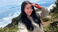 Wendy Walters, pacar baru, ulang tahun Wendy, pria misterius, netizen heboh, go public, Denny Sumargo