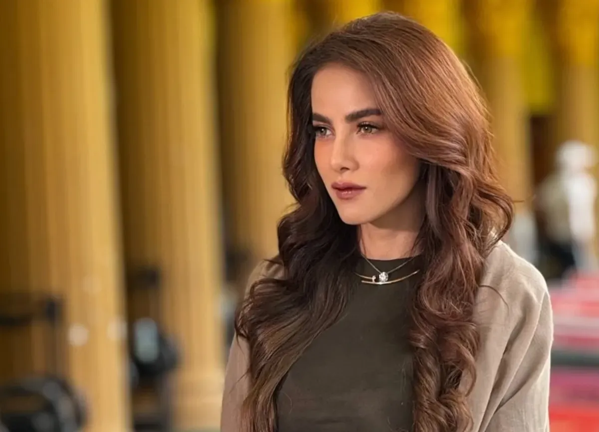 lepas hijab, Olla Ramlan, respon netizen, kritik publik, artis Indonesia, hijab kontroversi, pilihan hidup, introspeksi diri