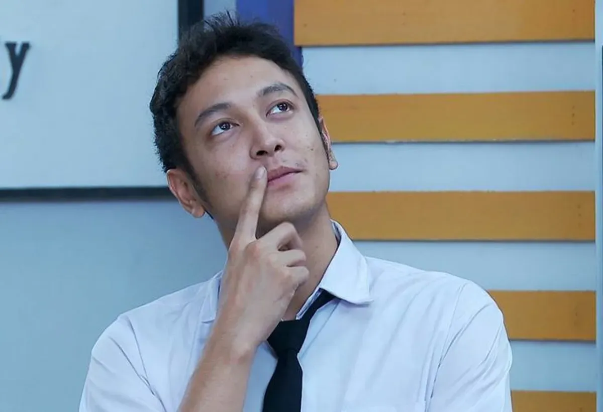 Dimas Anggara, aktor Indonesia, Nadine Chandrawinata, film Indonesia, karier hiburan, band BARRIS, Sri Asih, London Love Story