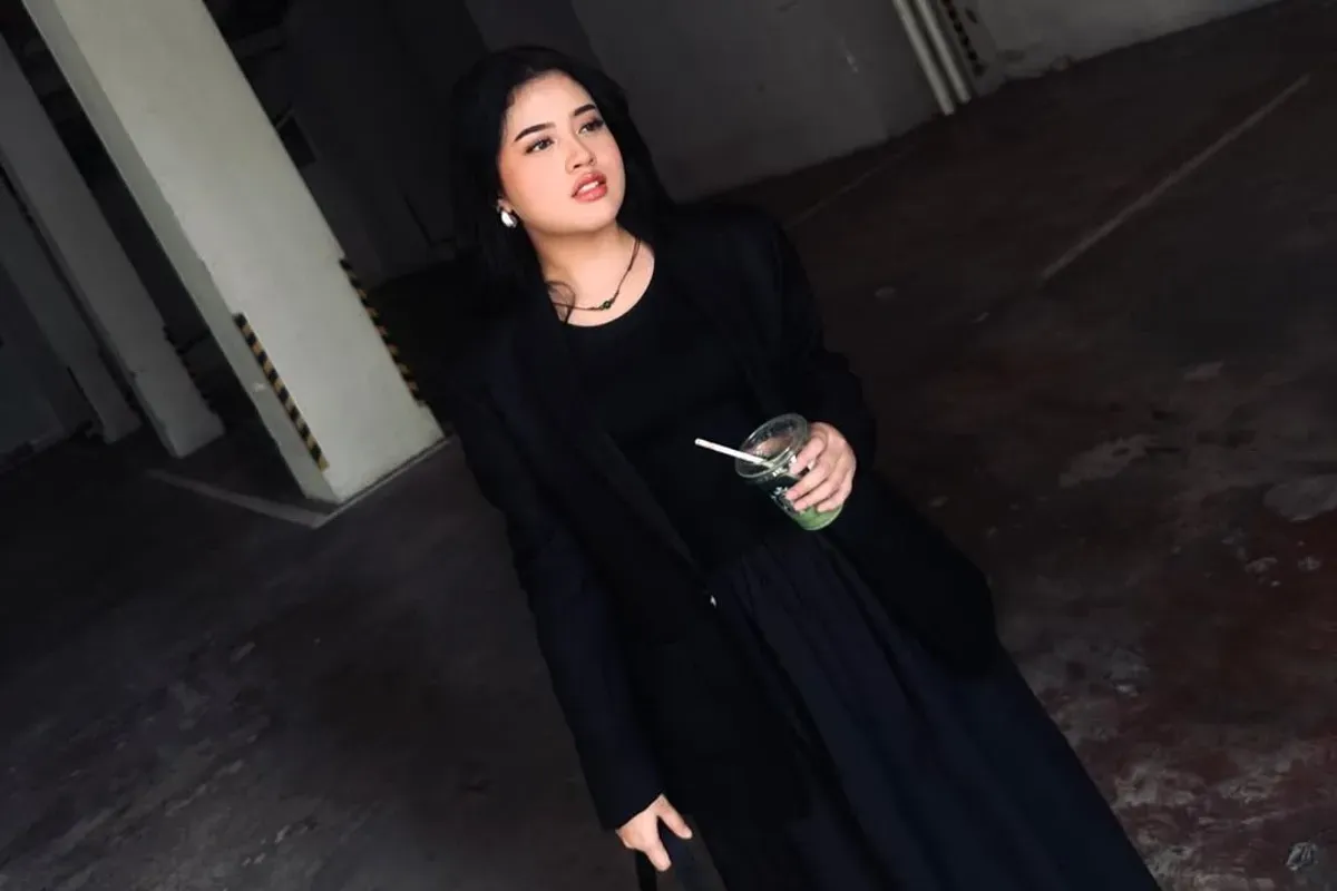 Shabrina Leanor, Fajar Noor, video ciuman, skandal Indonesian Idol, komentar netizen, pasangan viral, konten time lapse