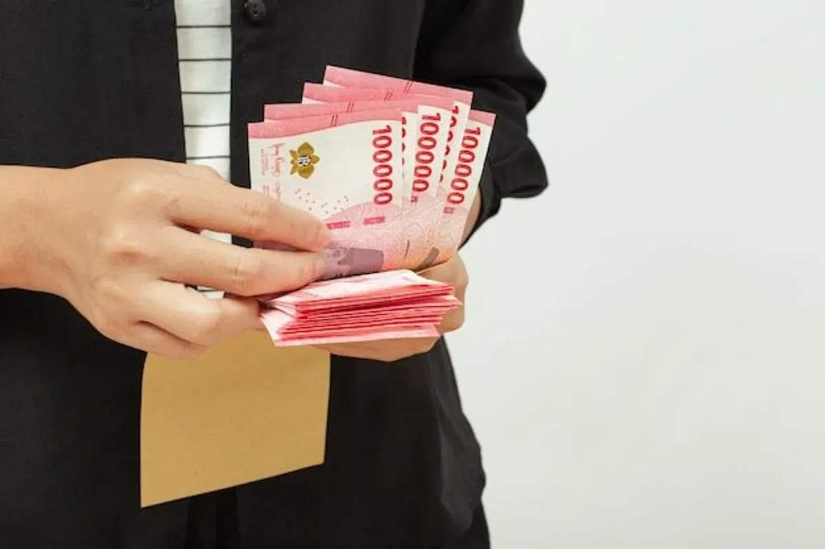 BSU 2025, bantuan subsidi upah, pekerja bergaji rendah, BPJS Ketenagakerjaan aktif, dokumen BSU lengkap, bantuan tunai pemerintah, UMK daerah, daftar BSU online, slip gaji, ekonomi lokal.