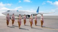 Garuda Indonesia, iPhone hilang pesawat, Michael Tjendara viral, kasus GA716, pramugari Garuda, keamanan kabin pesawat, curhat di Instagram, tanggapan resmi Garuda, gaji pramugari Garuda, layanan maskapai nasional, investigasi awak kabin, reputasi Garuda Indonesia.