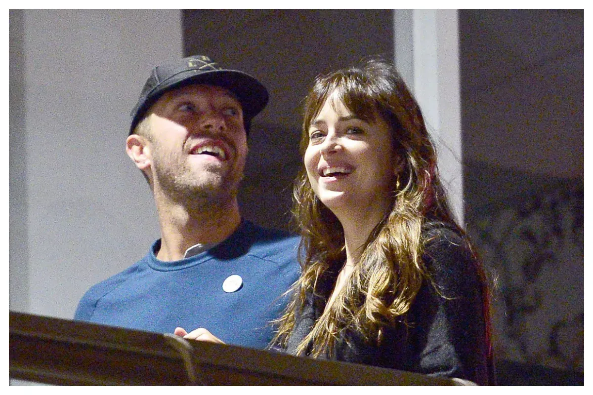 putus cinta seleb, hubungan artis Hollywood, Dakota Johnson Chris Martin, kisah asmara selebriti, kabar putus terbaru