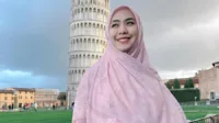 kuliah di Mesir, Oki Setiana Dewi, mahasiswa Al-Azhar, belajar agama, ibu dan pelajar, hidup di dua dunia