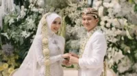 ansellma putri nikah, dinis alvaro cafe, selebgram bandung viral, tiktok pernikahan viral, pasangan muda sukses, couple goals indonesia, owner nomora cafe, bisnis kuliner kekinian, tiktok ansellma dinis, pasangan idaman gen z