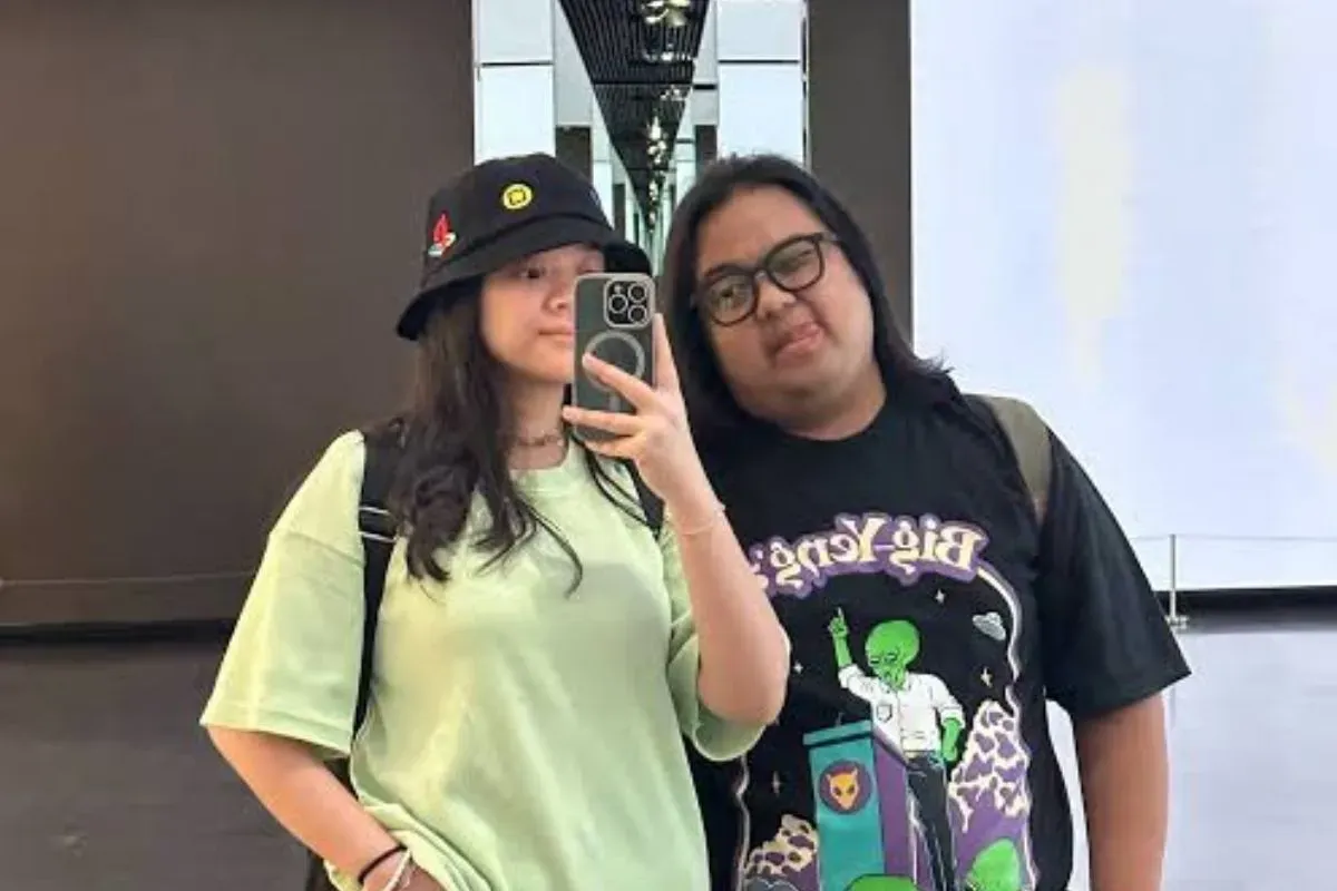 gustiwiw meninggal dunia, kabar duka artis, deandra nadira berduka, komika dan musisi, pasangan muda kreatif, musisi indie lokal, konser daring pandemi, rumah duka bekasi, lagu viral tiktok, dunia hiburan berkabung