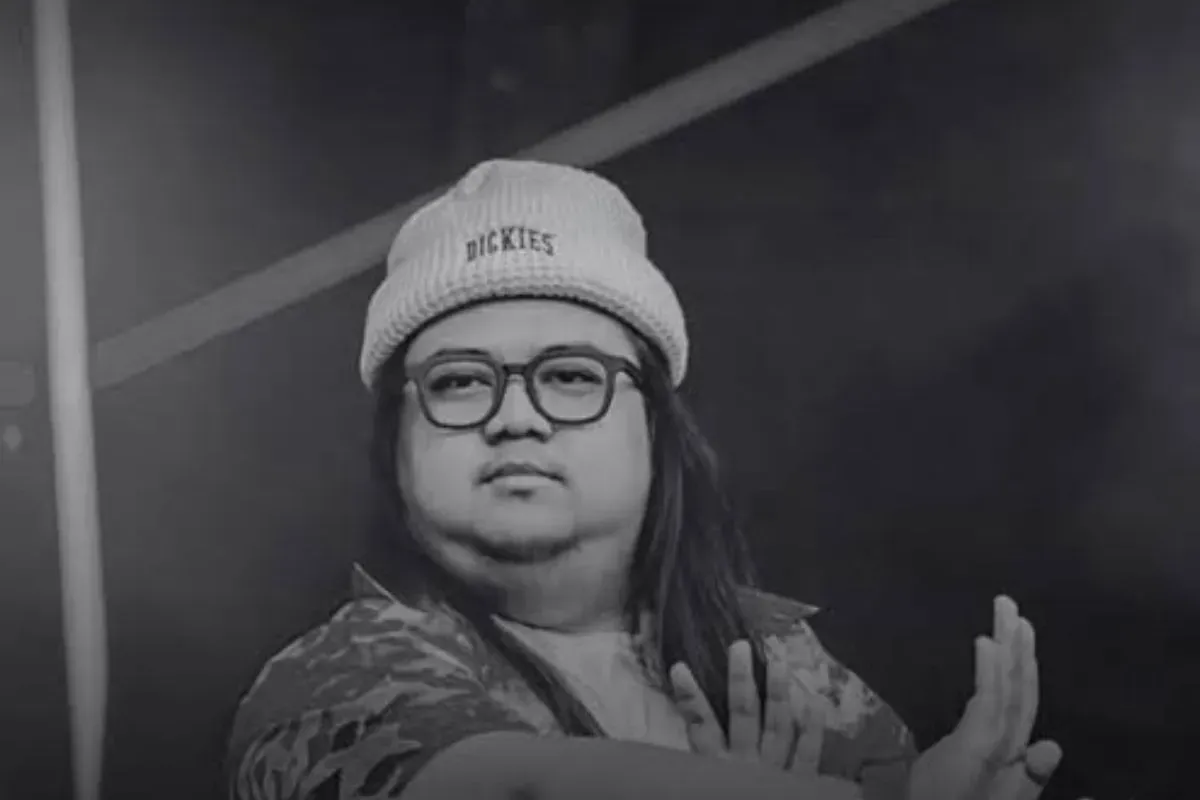 gustiwiw meninggal dunia, komika tanah air, pesan haru baskara, musisi dan komedian, trending topik gustiwiw, dunia hiburan berduka, tawa yang menular, rencana Tuhan besar, lagu ibuku ibu-ibu, kenangan gustiwiw