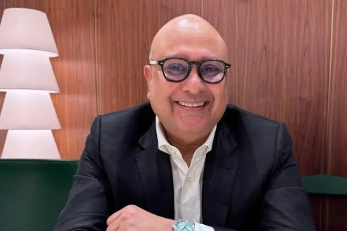 irwan mussry maia, suami maia tajir, kalung safir maia, perhiasan mewah artis, bisnis irwan mussry, pengusaha jam tangan, CEO timerindo perkasa, gaya hidup artis, viral irwan maia, sultan indonesia asli