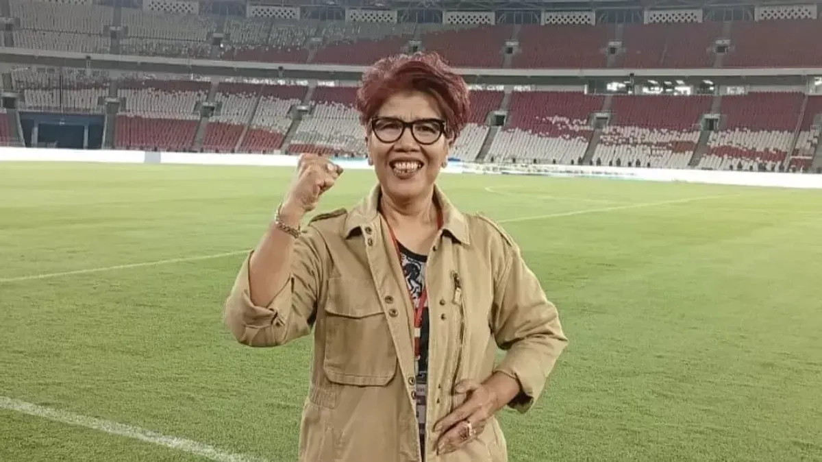 Rita Butar-Butar salah lirik, pembukaan Piala Presiden, lagu Indonesia Raya, konser di GBK, Lyodra Indonesia Pusaka, Piala Presiden 2025, diva Indonesia viral, kesalahan lagu nasional, penyanyi senior Indonesia, viral di media sosial