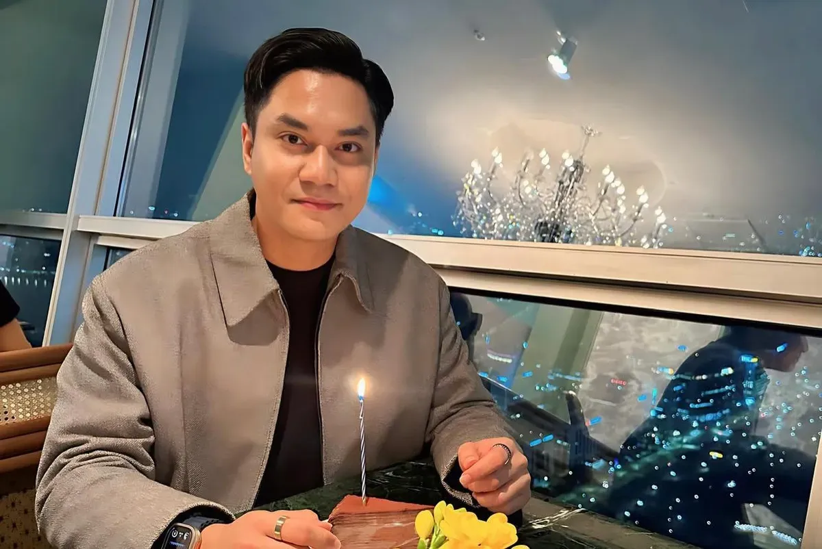 Abdy Azwar, Metro TV, KBS Korea, penyiar berita, karier internasional, TikTok viral, ID card KBS, LSPR Communication, media Korea Selatan, inspirasi Gen Z