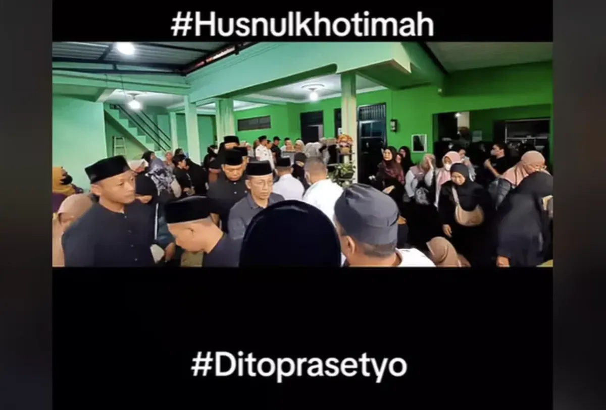 Dito Prasetyo meninggal, video pemakaman TikTok, dukungan netizen, parasocial grieving, doa belasungkawa, keluarga almarhum
