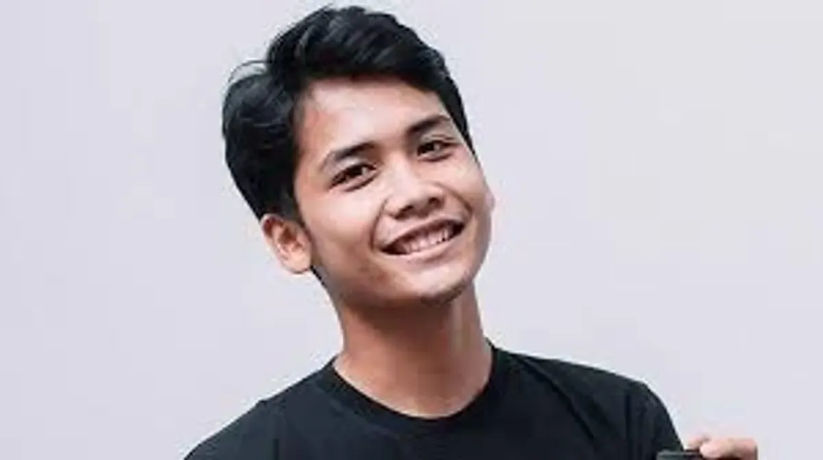 walk out emon, bintang emon bigmo, miskin bukan bahan konten, live tiktok viral, konten tanpa empati, perjuangan bintang emon, saweran live streaming, komika muda indonesia, etika digital kreator, cerita hidup inspiratif Mau dijadikan konten Reels, caption panjang, atau narasi po