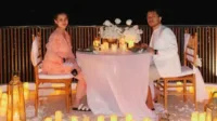 anniversary romantis, dinner Bali, hadiah misterius, pasangan seleb, pernikahan Thariq Aaliyah, kotak biru