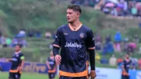 syamsir alam, el rumi, celebrity fc, collosus fc, ribut di lapangan, pemain indonesia, mantan pesepakbola, drama bola, dc united, sinetron syamsir alam