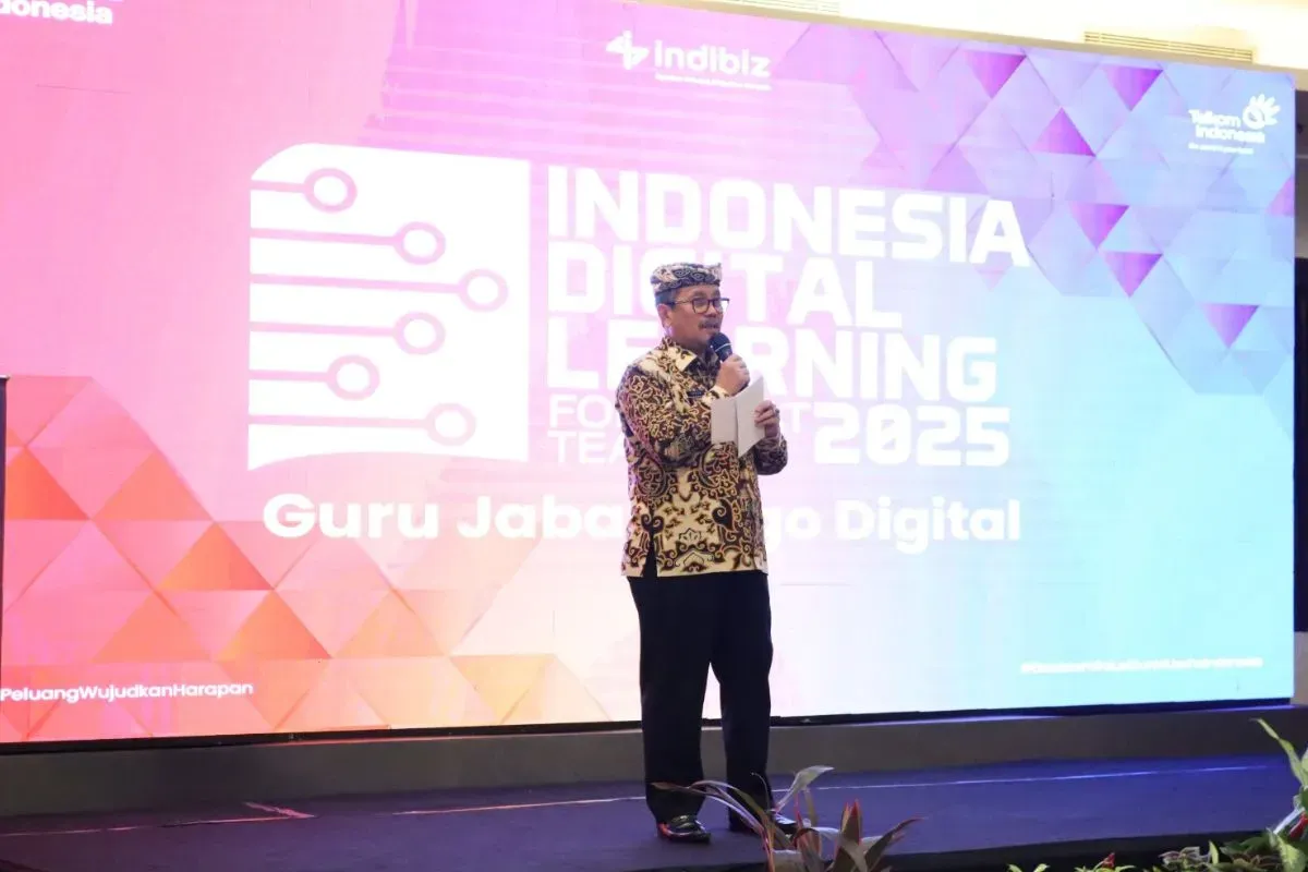 IDL 2025 Telkom, guru jago digital, pelatihan guru Telkom, pendidikan digital Jabar, sertifikasi BNSP guru, teknologi untuk guru, pelatihan AI pendidikan, sinergi Telkom pemerintah, digitalisasi pendidikan Indonesia, guru kreatif masa depan