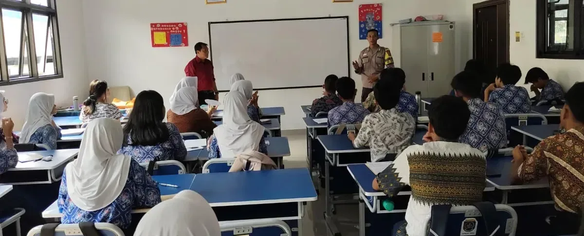 demo buruh, pelajar SMA, polisi Depok, aksi unjuk rasa, 28 Agustus, Gedung DPR, KPAI