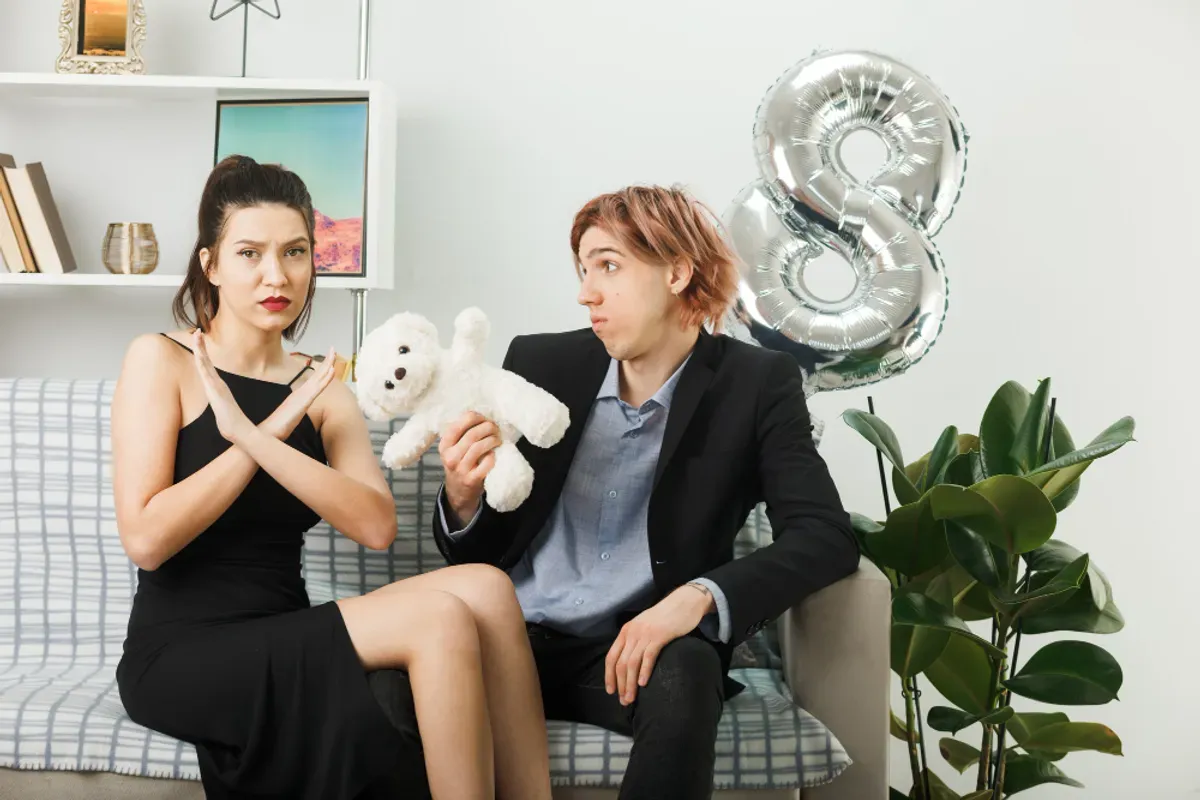 hari mantan pacar, ex-girlfriend day, tren TikTok, tanggal 2 Agustus, nostalgia mantan, konten viral, sindiran mantan, caption lucu, kenangan cinta, humor sosial medi