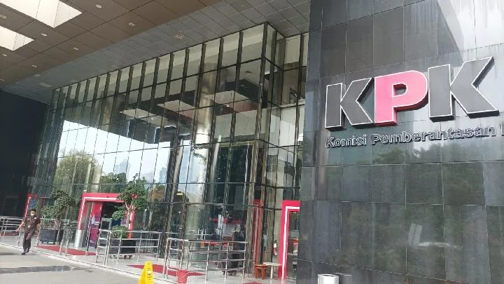 aksi KPK, berita terkini, Direksi BUMN, drama BUMN, Dugaan Korupsi, dunia perhutanan, Fitroh Rohcahyanto, Inhutani V, investigasi KPK, jagat bisnis, jagat politik, kasus besar, kasus korupsi, kontrak bisnis, KPK Jakarta, kpk ott direksi bumn, lahan hutan, Operasi Tangkap, OTT KPK, penangkapan KPK, pengelolaan hutan, pihak swasta, proyek besar, proyek hutan, uang suap, Wakil Ketua, OTT KPK, KPK Jakarta, OTT Inhutani, Direksi BUMN, Pejabat Ditangkap, Operasi Tangkap Tangan, Kasus Korupsi, Perhutani Jawa, Anak Usaha BUMN, Wisata Hutan, Getah Pinus, Industri Kayu, Barang Bukti, Kasus Besar, Drama OTT, Jakarta Selatan, Tim KPK, Hasil Hutan, Swasta Terlibat, Dugaan Korupsi, OTT Misterius, BUMN Kehutanan, Proyek Hutan, Bahan Baku Kayu, Jasa Wisata Hutan