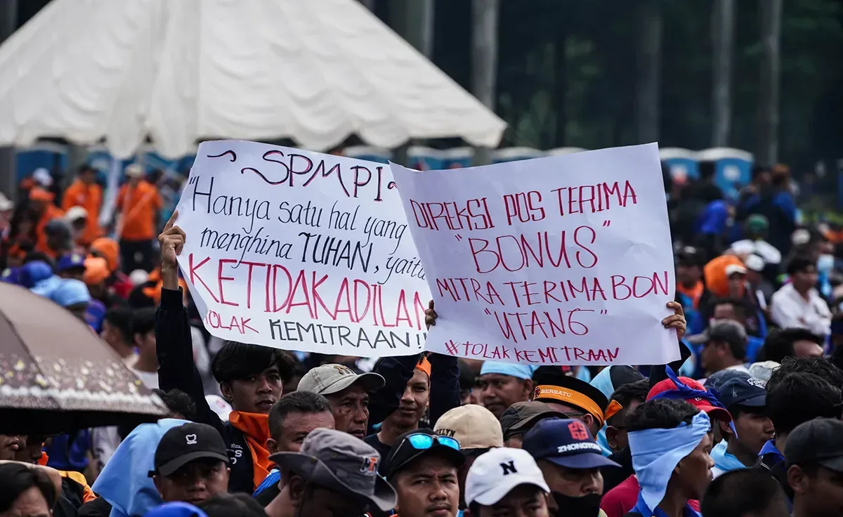 demo buruh, aksi pekerja, outsourcing kerja, upah murah, hak pekerja, tuntutan buruh, kesejahteraan pekerja, aksi 28 Agustus
