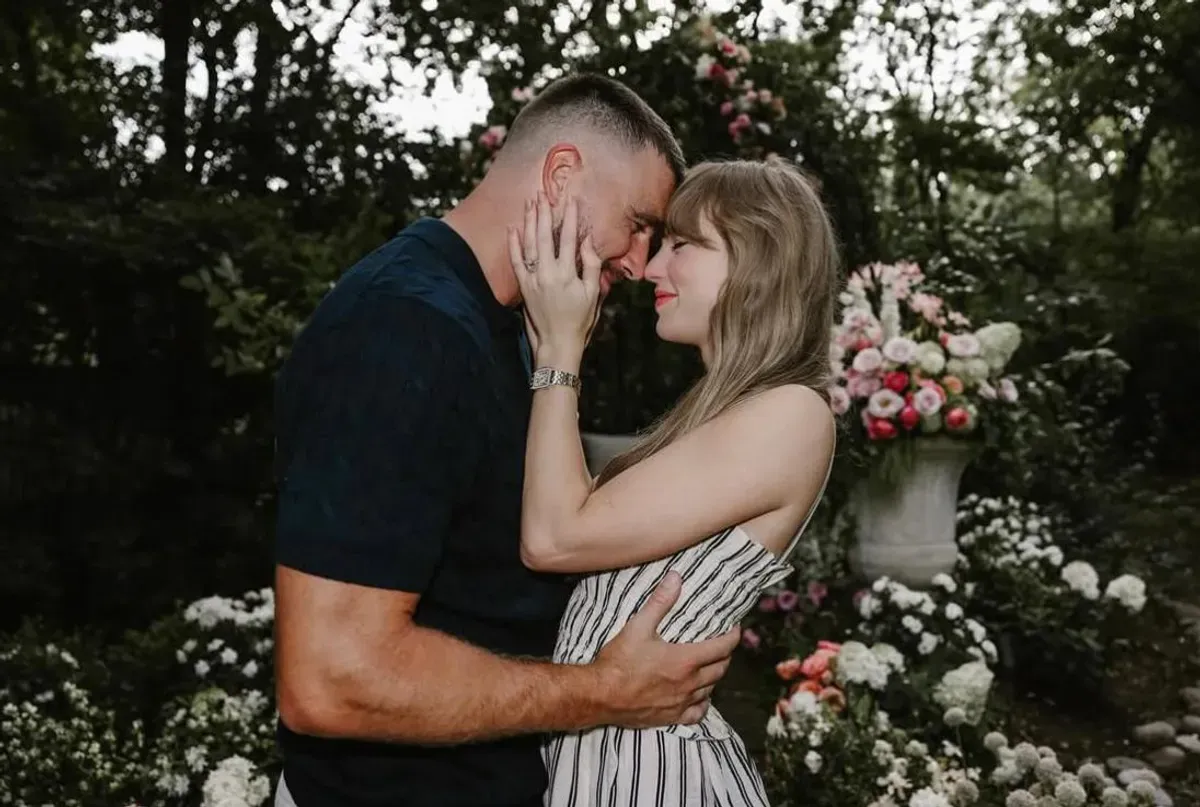 Taylor Swift, Travis Kelce, resmi tunangan, cincin elegan, kapan nikah, Super Bowl LIX, keluarga Kelce, love story