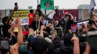 Buruh Tani, Marjinal, lagu demo, lirik perjuangan, rakyat bersatu, aksi demonstrasi, Safi’i Kemamang, demokrasi Indonesia