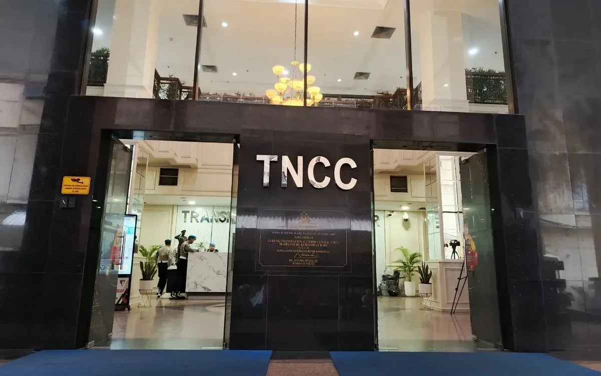 sidang etik, kompolnas hadir, pemecatan brimob, disiplin polri, aksi massa, pendekatan humanis