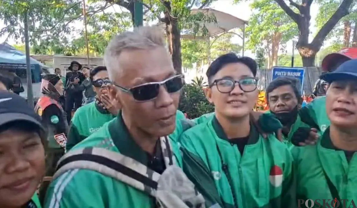 Wapres Gibran, driver ojol, Air Jordan, kritik netizen, pencitraan publik, pertemuan istana, eskalasi demo, komunitas ojol
