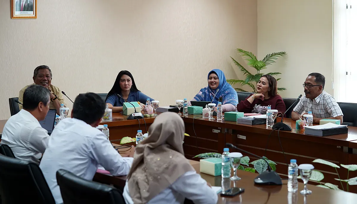 kekurangan guru, anggaran pendidikan Bogor, beasiswa sekolah swasta, DPRD Kota Bogor, kursi sekolah baru, gaji guru Bogor