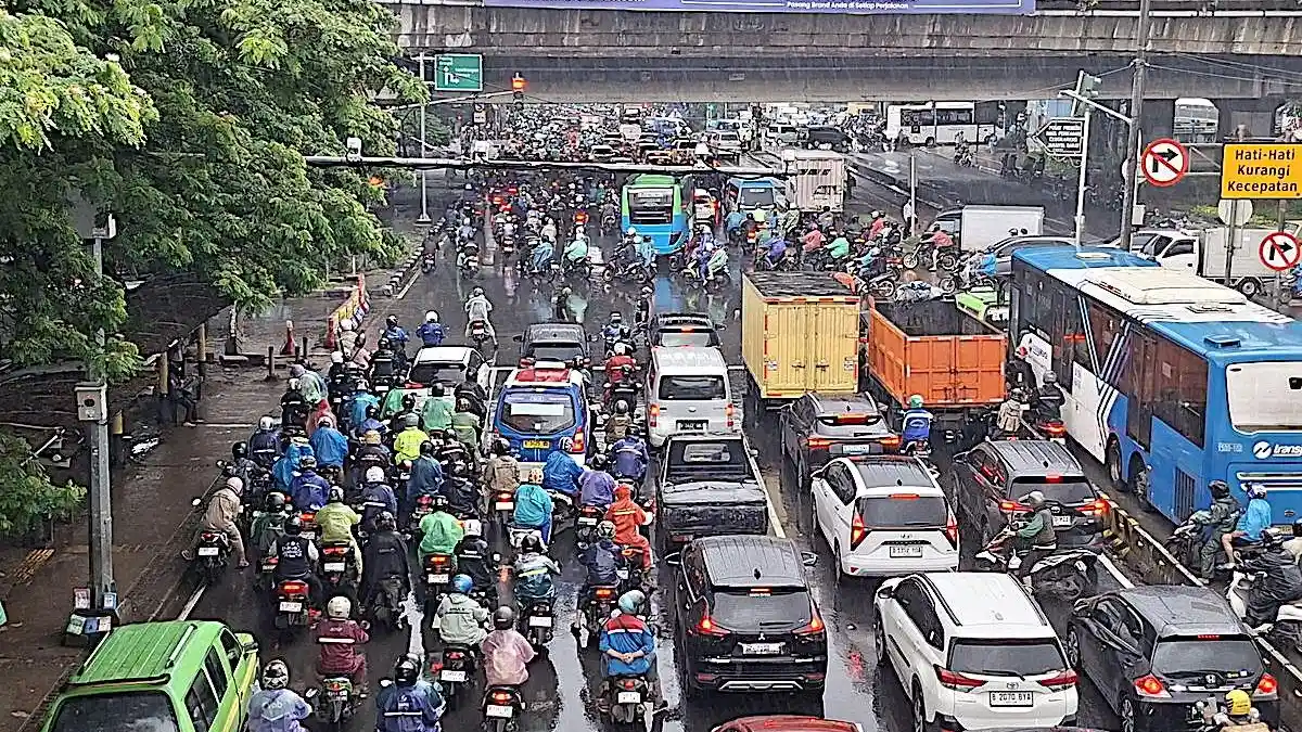 Jalan-Daan-mogot-macet-jalur-transjakarta-terganggu45 Bulan, Jakarta, Lalu Lintas, Macet, Puasa, Rekayasa, Titik, Waktu