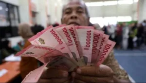 Bansos-ANTARA-FOTO-Prasetia-Fauzani-3808761425 bansos, bantuan, blt, BPNT, cair, cara, cek, desil, DTKS, jadwal, Kemensos, kesra, KPM, ktp, nik, Pangan, Penerima, PKH, Sembako, Tanda, tunai, YA