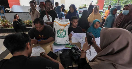 jibi_13052024-bi-hil-21-bansos-2_20240513030157126_1777896522 bansos, bantuan, beras, blt, BPNT, cair, cara, cek, desil, DTKS, jadwal, Kemensos, kesra, KPM, ktp, minyak, nik, Pangan, Penerima, Perlinsos, PKH, Sembako, Tanda, tunai