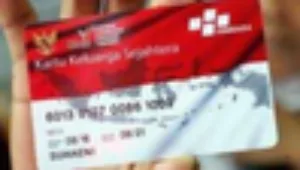KARTU-KKS-MILIK-SALAH-SATU-PENERIMA-3506680811(1) bansos, bantuan, blt, BPNT, cair, cara, cek, desil, DTKS, jadwal, Kemensos, kesra, KPM, ktp, nik, Pangan, Penerima, Perlinsos, PKH, Sembako, Tanda, tunai