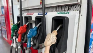 Bali, BBM, Bensin, kendaraanm, Langka, Pasokan, Pertamax, Pertamina, SPBU