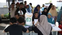 bantuan-pangan-beras-atau-bansos-beras-di-kawasan-jakarta-senin-1352024-cnbc-indonesiatri-susilo 2026, 30 Kg, bansos, beras, cara, cek, Desember, Mekanisme, Oktober, Penerima